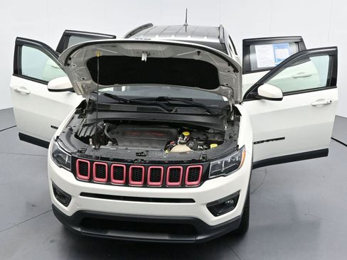 Used 2018 Jeep Compass Latitude w/ Popular Equipment Group AWD/4WD image 38
