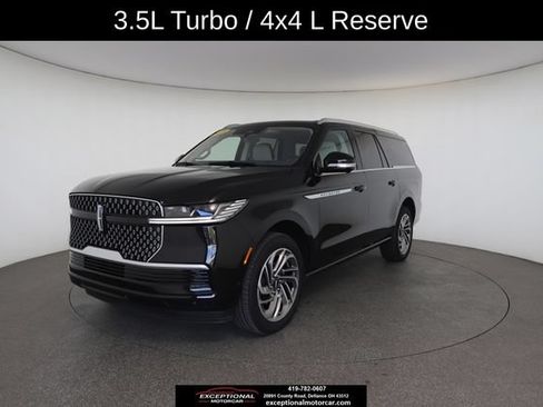 Used 2025 Lincoln Navigator L Reserve AWD/4WD image 2