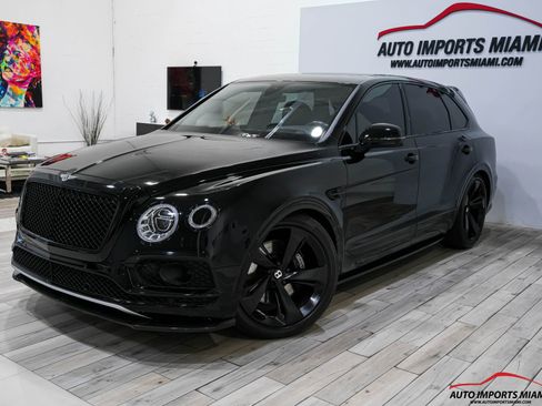 Used 2018 Bentley Bentayga image 1