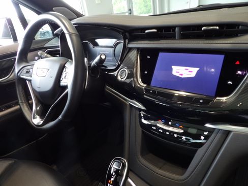 Used 2024 Cadillac XT6 Sport w/ LPO, Floor Liner Package AWD/4WD image 28