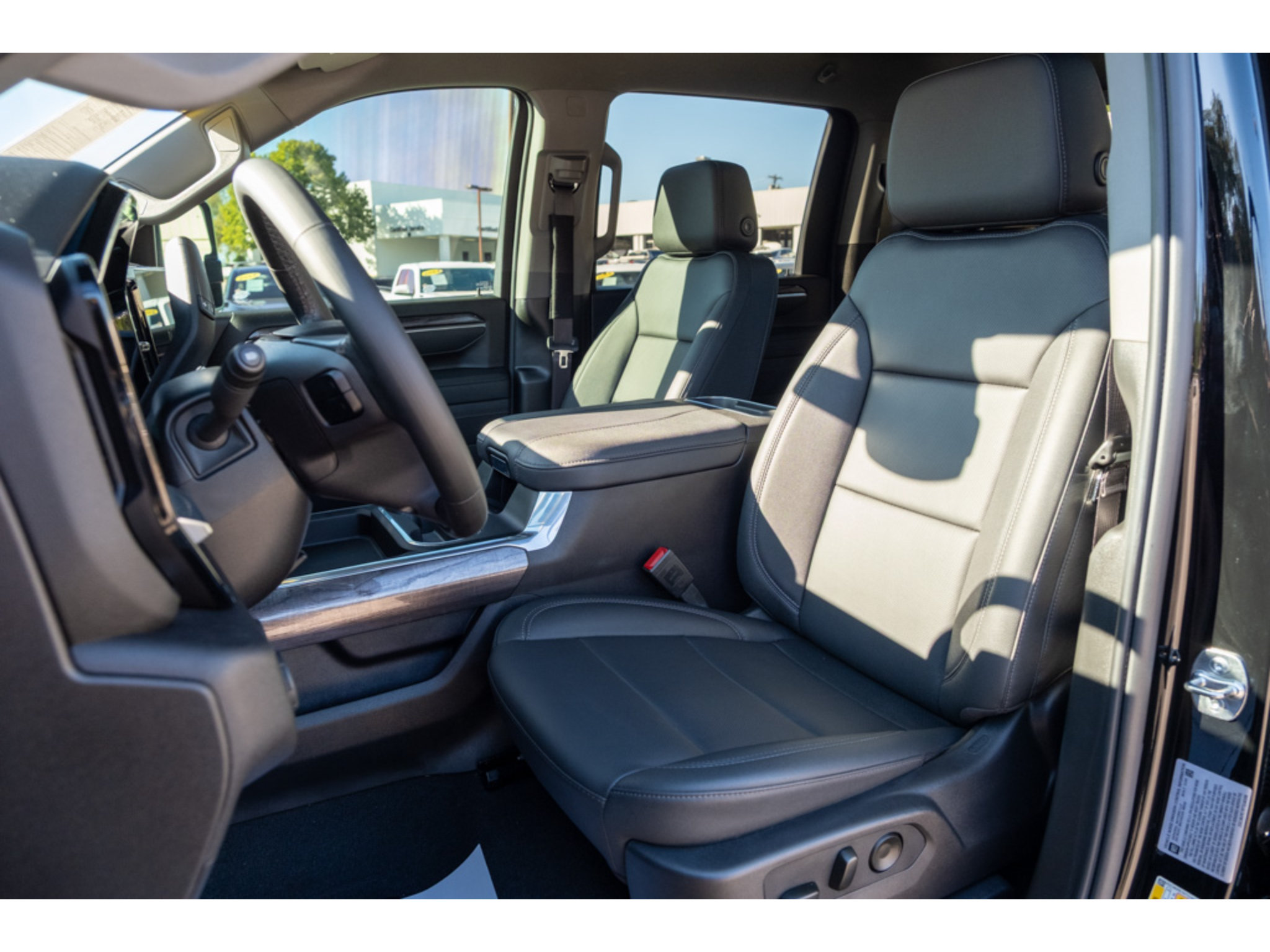 Used 2026 Chevrolet Silverado 2500 LTZ w/ LTZ Convenience Package AWD/4WD image 12