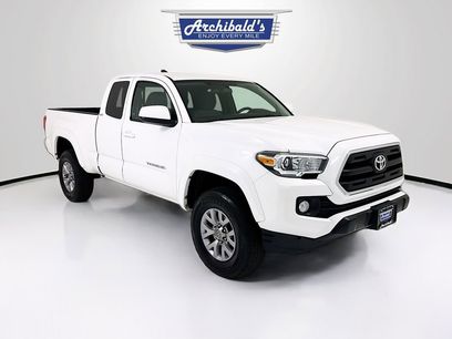 Used 2017 Toyota Tacoma SR5 w/ SR5 Appearance Package (SM)