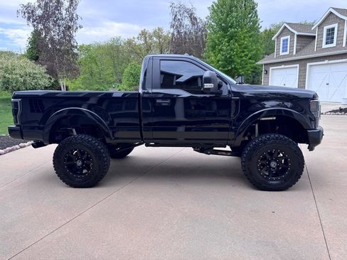 Used 2022 Ford F350 XLT w/ XLT Value Package AWD/4WD image 7
