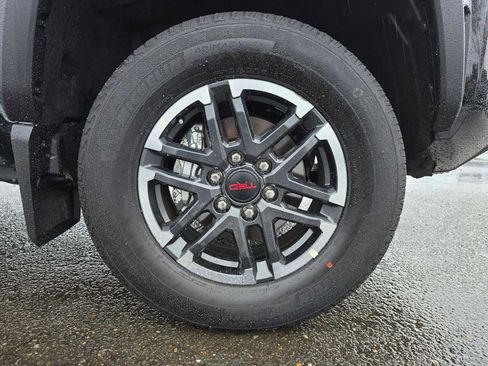 Certified 2025 Toyota Tacoma TRD Off-Road image 9