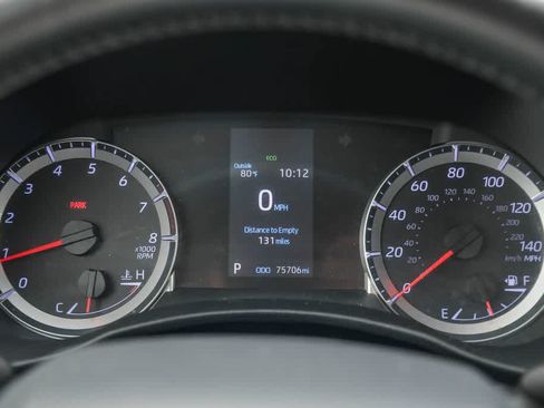 Used 2020 Toyota Highlander LE FWD image 25