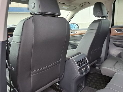 New 2026 Volkswagen Atlas SE image 23