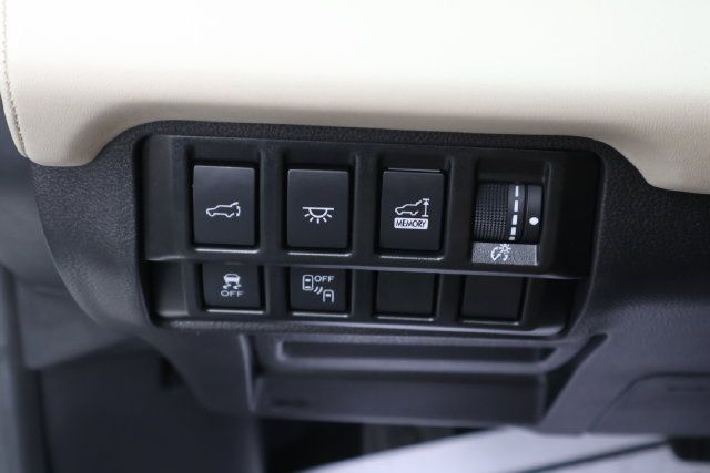 Used 2022 Subaru Ascent Limited w/ Technology Package AWD/4WD image 16