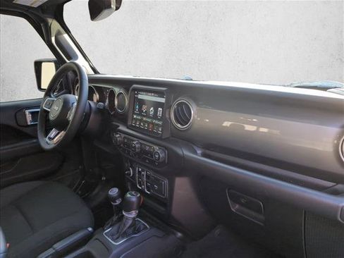 Used 2020 Jeep Gladiator Overland image 22