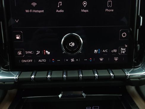 Used 2025 GMC Yukon Denali image 30