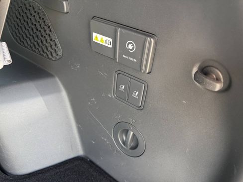 Used 2024 Kia EV9 Land AWD/4WD image 25