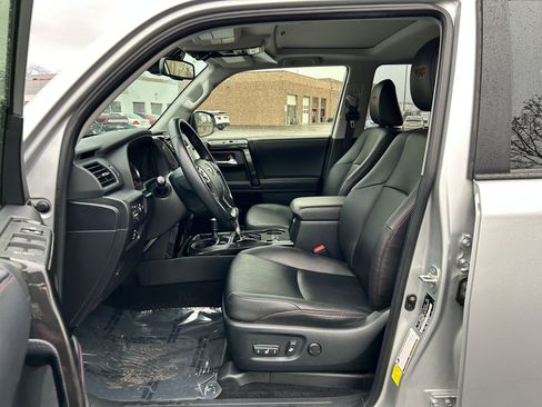 Used 2023 Toyota 4Runner TRD Off-Road Premium w/ Off Road Premium Plus Package image 11