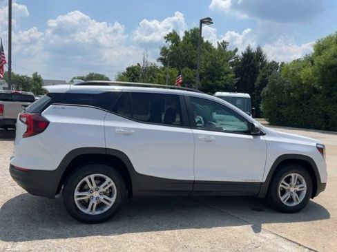 Certified 2023 GMC Terrain SLE w/ Driver Convenience Package AWD/4WD image 9