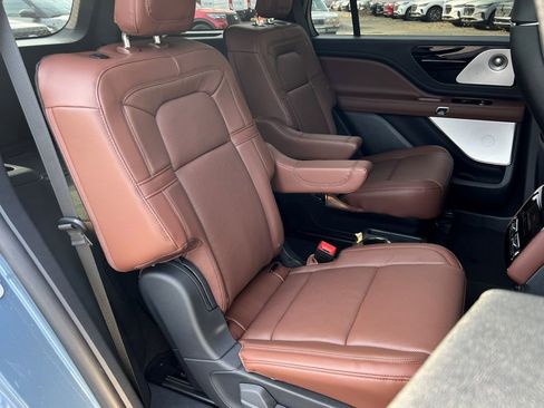 New 2026 Lincoln Aviator Reserve w/ Luxury Package AWD/4WD image 11