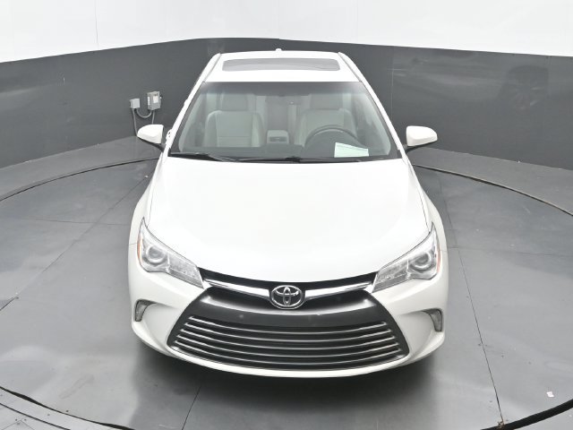 Used 2017 Toyota Camry XLE w/ Moonroof Package FWD image 29