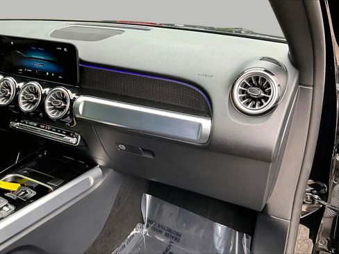 Certified 2022 Mercedes-Benz GLB 250 4MATIC image 18