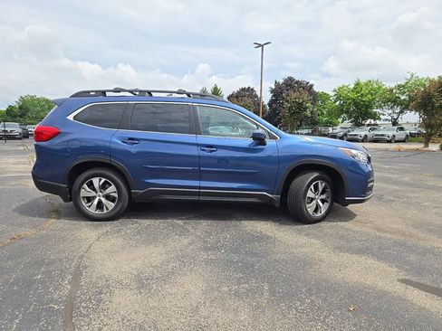 Used 2021 Subaru Ascent Premium w/ Convenience Package AWD/4WD image 2