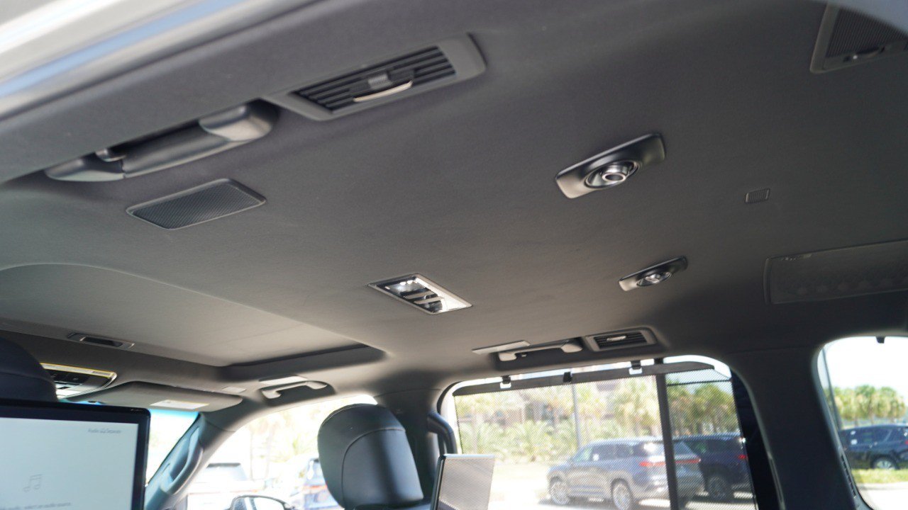 Used 2022 Lexus LX 600 4WD w/ Accessory Package (Z1) image 35