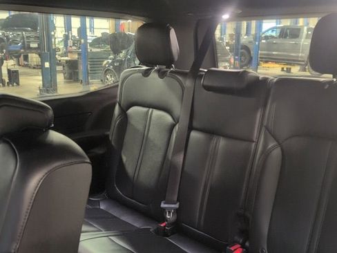 Used 2024 Jeep Wagoneer Series II w/ Flexible Seating Group image 13