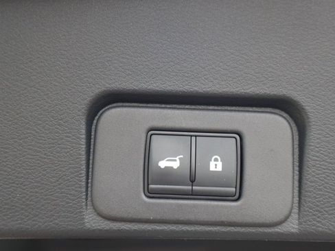 Certified 2025 Nissan Rogue SV AWD/4WD image 31