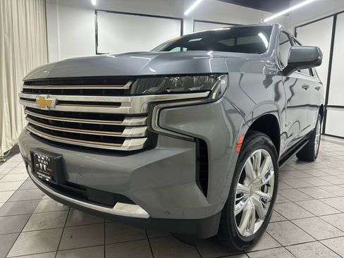 Used 2021 Chevrolet Tahoe High Country w/ Premium Package image 12