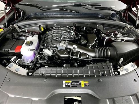 New 2025 Jeep Grand Cherokee Laredo image 2