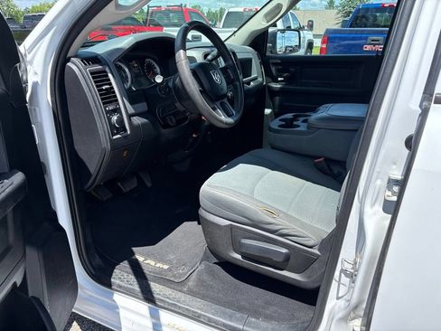 Used 2018 RAM 1500 ST w/ SXT Appearance Group AWD/4WD image 16
