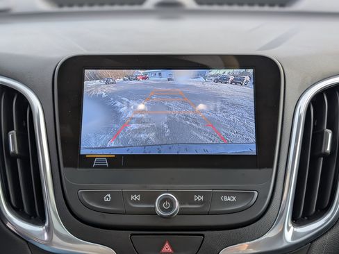 Used 2021 Chevrolet Equinox LT image 3