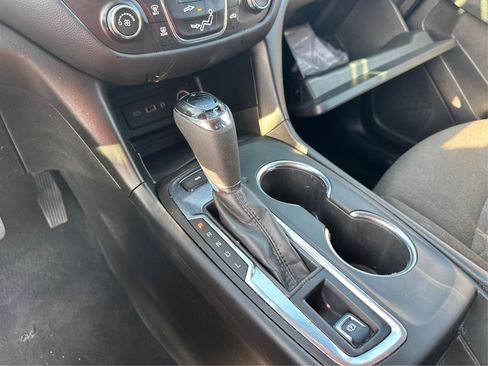 Used 2021 Chevrolet Equinox LT AWD/4WD image 19