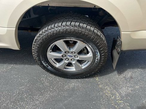 Used 2018 Ford F150 XLT w/ Equipment Group 302A Luxury AWD/4WD image 11