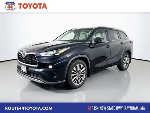 Used 2022 Toyota Highlander Platinum image 1