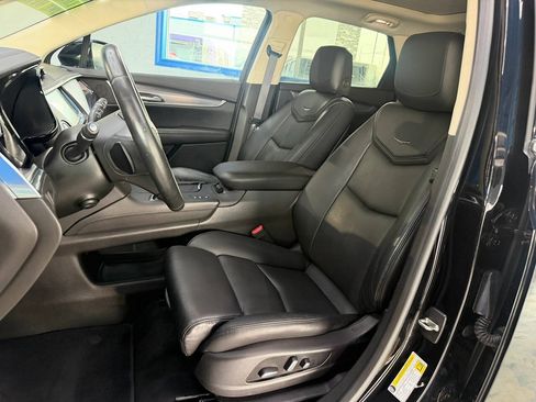 Used 2017 Cadillac XT5 Premium Luxury AWD/4WD image 14