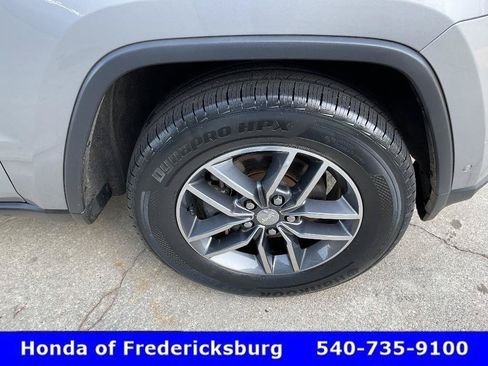 Used 2017 Jeep Grand Cherokee Limited w/ Luxury Group II AWD/4WD image 12