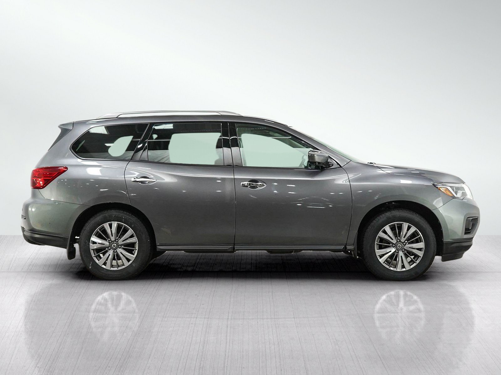 Used 2017 Nissan Pathfinder SL w/ SL Tech Package AWD/4WD image 6
