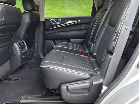 Used 2019 INFINITI QX60 Luxe w/ Essential Package FWD image 17