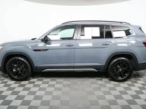 Certified 2025 Volkswagen Atlas Peak Edition SE AWD/4WD image 36