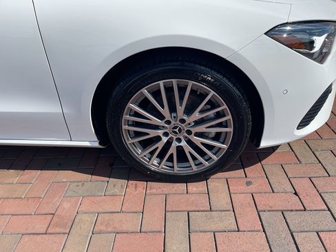 Used 2025 Mercedes-Benz CLA 250 4MATIC image 6
