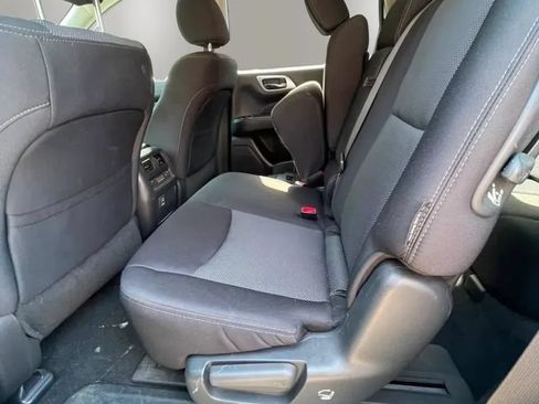 Used 2018 Nissan Pathfinder SV AWD/4WD image 15