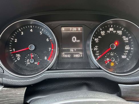 Used 2018 Volkswagen Passat 2.0T SE FWD image 25