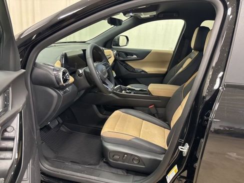 New 2026 Chevrolet Equinox ACTIV w/ Convenience Package III AWD/4WD image 17