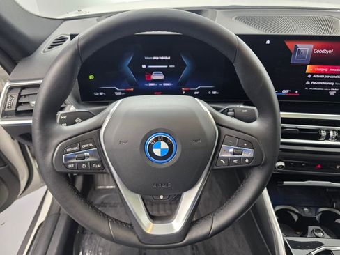 Used 2023 BMW i4 eDrive35 w/ Premium Package RWD image 18