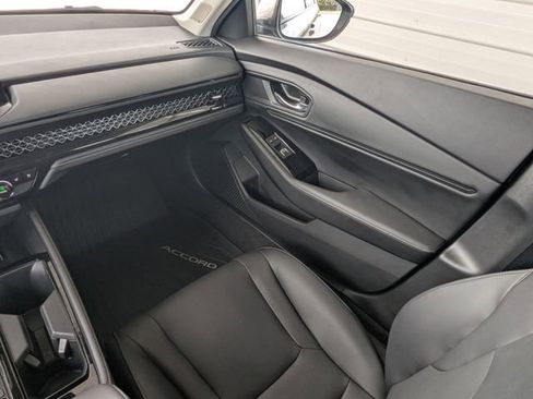 Used 2023 Honda Accord Touring image 18