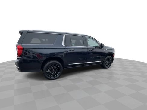 Used 2022 GMC Yukon XL Denali image 8