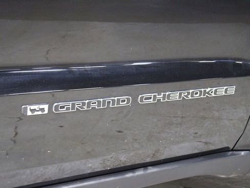 Used 2022 Jeep Grand Cherokee Limited w/ Trailer Tow Group IV image 42