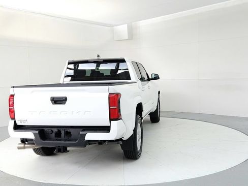 Used 2024 Toyota Tacoma SR5 AWD/4WD image 5