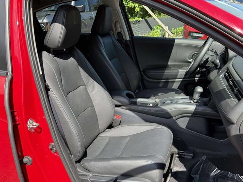 Used 2019 Honda HR-V Touring image 9