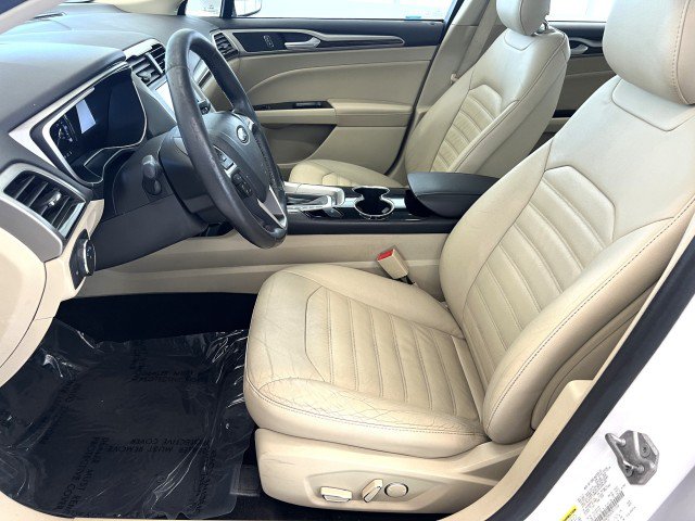 Used 2015 Ford Fusion SE w/ Equipment Group 202A FWD image 9