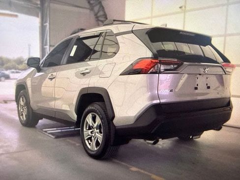 Used 2024 Toyota RAV4 XLE w/ Convenience Package FWD image 4