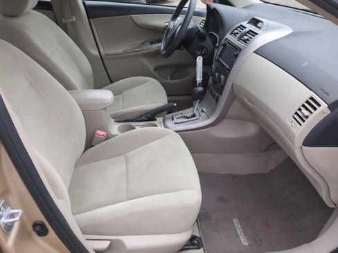 Used 2013 Toyota Corolla LE image 21