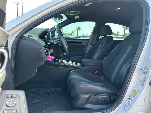 Used 2023 Honda Civic Sport image 11