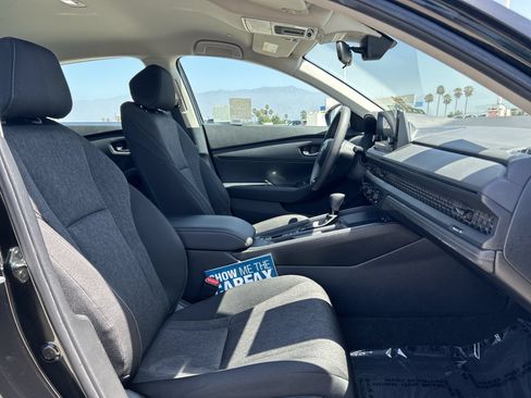 Certified 2023 Honda Accord LX image 25